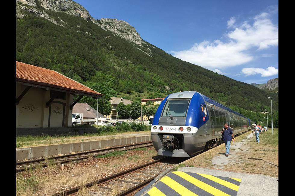 PACA launches TER tendering process News Railway Gazette International